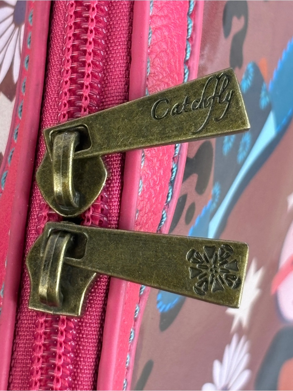 Catchfly Studios Jelly Dome Vintage Hats and Boots Cosmetic Bag LIKE NEW! - Picture 4 of 13